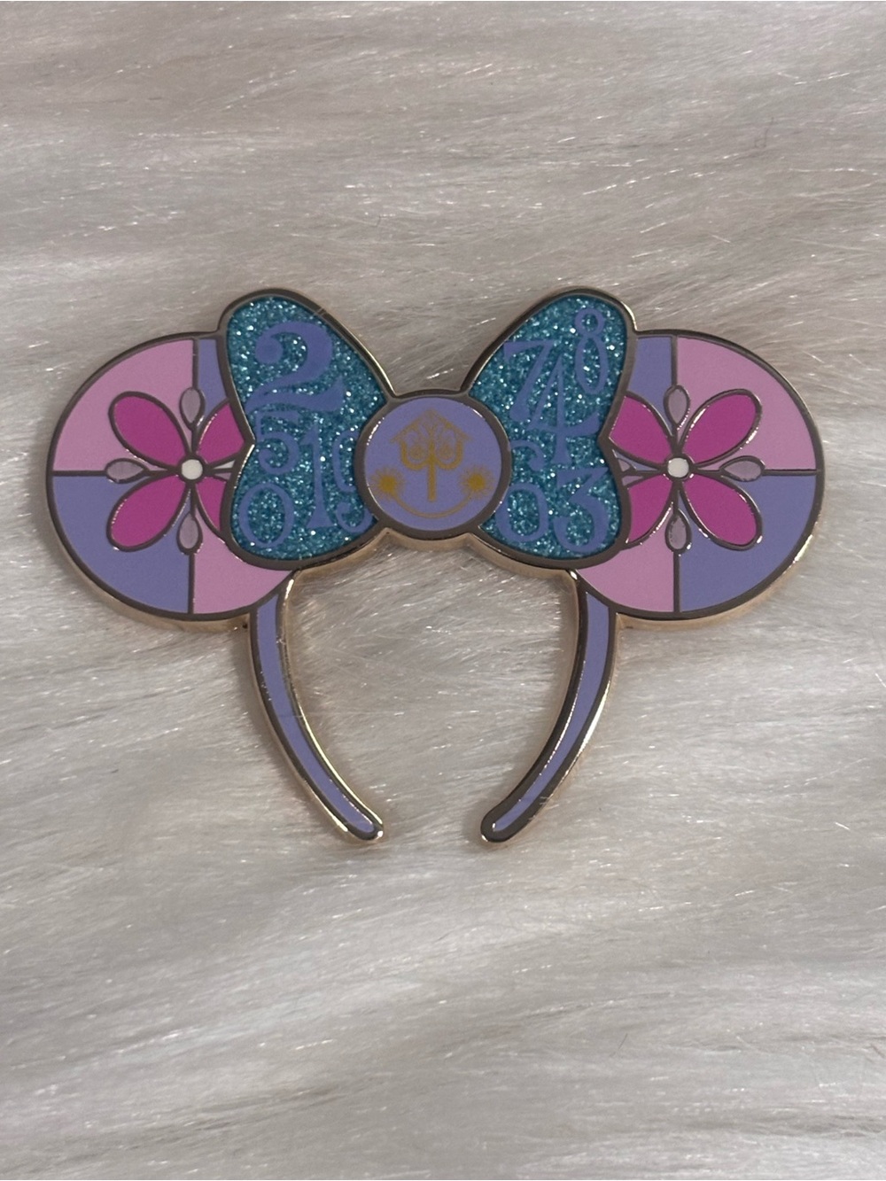 Main Attraction Minnie Ears Small World Disney Pin
